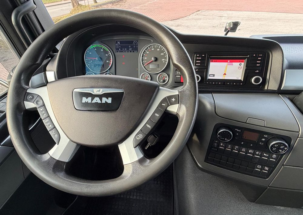 Camion à rideaux coulissants MAN TGM 18.340 / FIRANKA / SPROWADZONY /  9100 ŁADOWNOŚĆ / 18 PALET / E6 /  WINDA /: photos 23