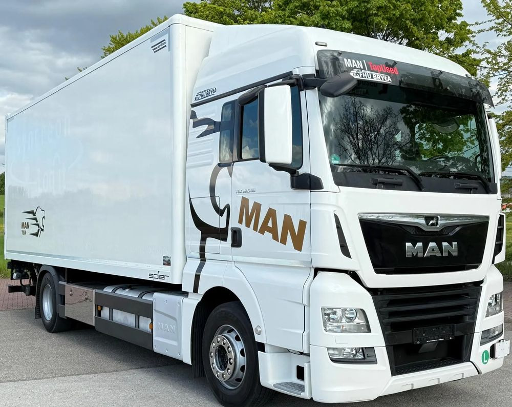 MAN TGX 18.500/18.430/TGM/TGL/2019/KONTENER/IZOTERMA/WINDA/18PALET/JAK NOWY/E6/SPROWADZONY/SERWISOWANY - Camion fourgon: photos 1 MAN TGX 18.500/18.430/TGM/TGL/2019/KONTENER/IZOTERMA/WINDA/18PALET/JAK NOWY/E6/SPROWADZONY/SERWISOWANY - Camion fourgon: photos 1
