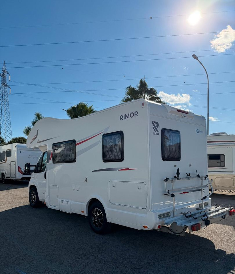 Rimor SEAL 3 - Camping-car capucine: photos 4 Rimor SEAL 3 - Camping-car capucine: photos 4
