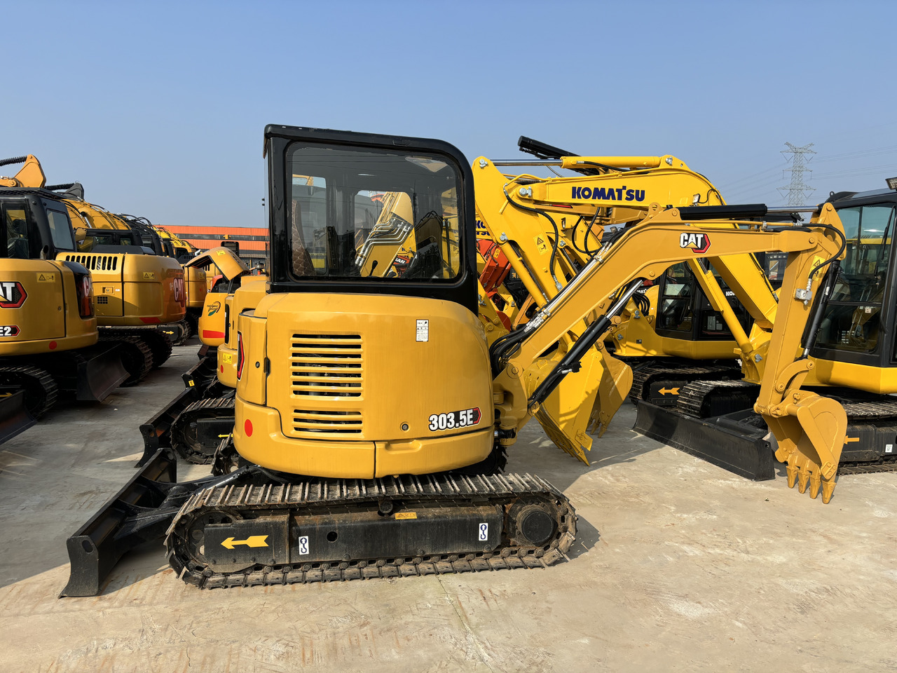CATERPILLAR CAT303.5E - Mini pelle: photos 2 CATERPILLAR CAT303.5E - Mini pelle: photos 2