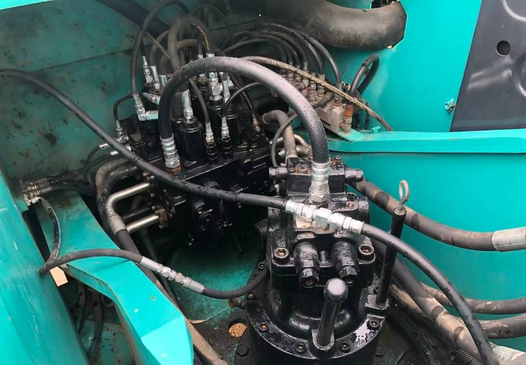 Pelle sur chenille Kobelco SK 210-8 [ Copy ]: photos 7