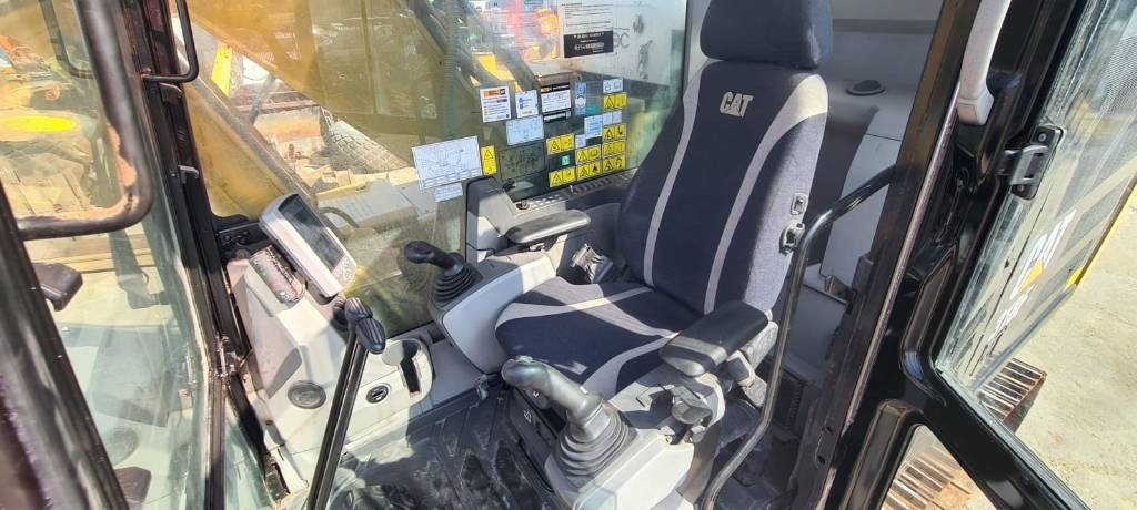 Pelle sur chenille CAT 318FL: photos 8