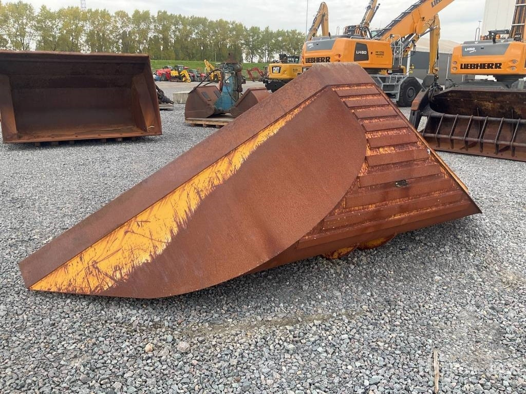 CAT Trapezoid BUCKET - Grappin pour Engins de chantier: photos 2 CAT Trapezoid BUCKET - Grappin pour Engins de chantier: photos 2