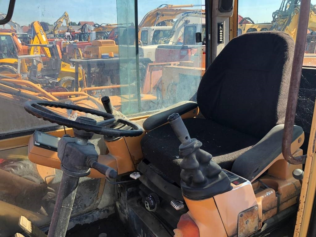 Case Poclain 888BP FOR PARTS  - Pelle sur pneus: photos 5 Case Poclain 888BP FOR PARTS  - Pelle sur pneus: photos 5