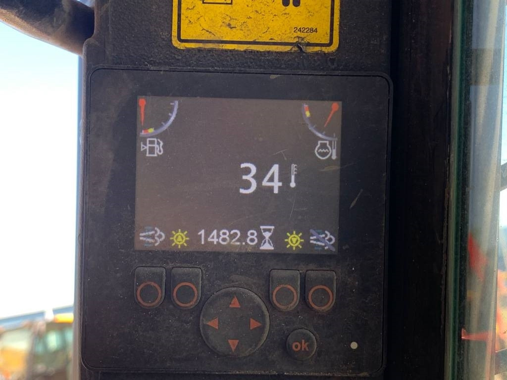 Mini chargeuse Gehl R 165: photos 10 Mini chargeuse Gehl R 165: photos 10