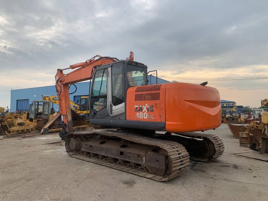 Hitachi ZX 180 LC-3 - Pelle sur chenille: photos 3 Hitachi ZX 180 LC-3 - Pelle sur chenille: photos 3