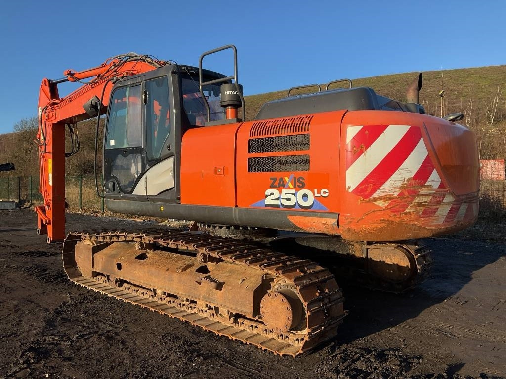 Hitachi ZX 250 LC-6 - Pelle sur chenille: photos 2 Hitachi ZX 250 LC-6 - Pelle sur chenille: photos 2