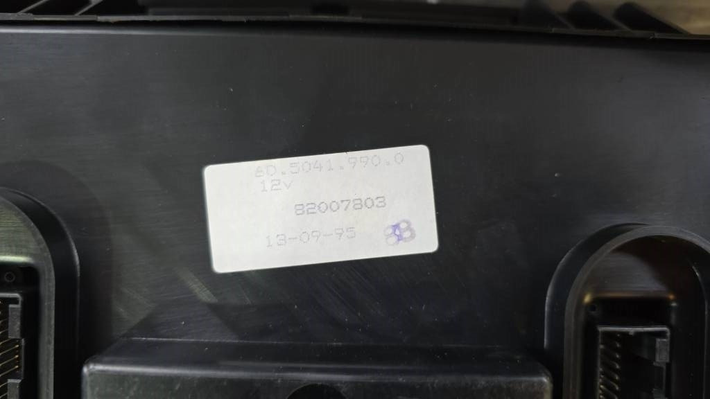 New Holland 82007803 NEW Instrument Cluster - Système électrique pour Engins de chantier: photos 2 New Holland 82007803 NEW Instrument Cluster - Système électrique pour Engins de chantier: photos 2