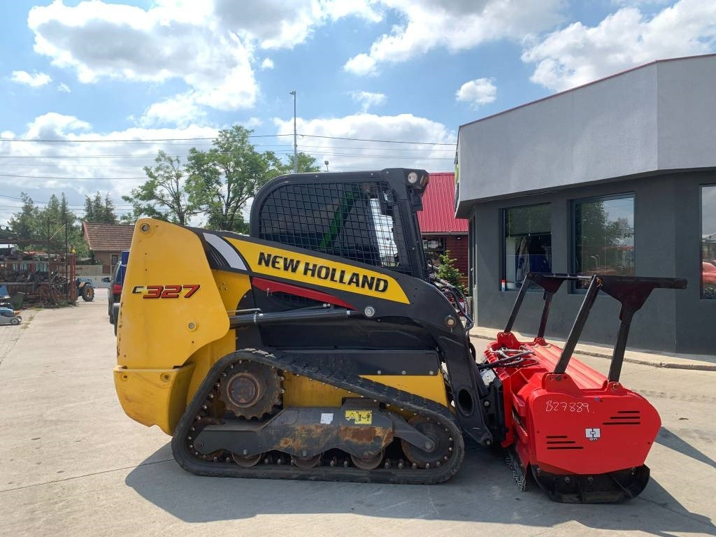New Holland C327  - Mini chargeuse: photos 5 New Holland C327  - Mini chargeuse: photos 5