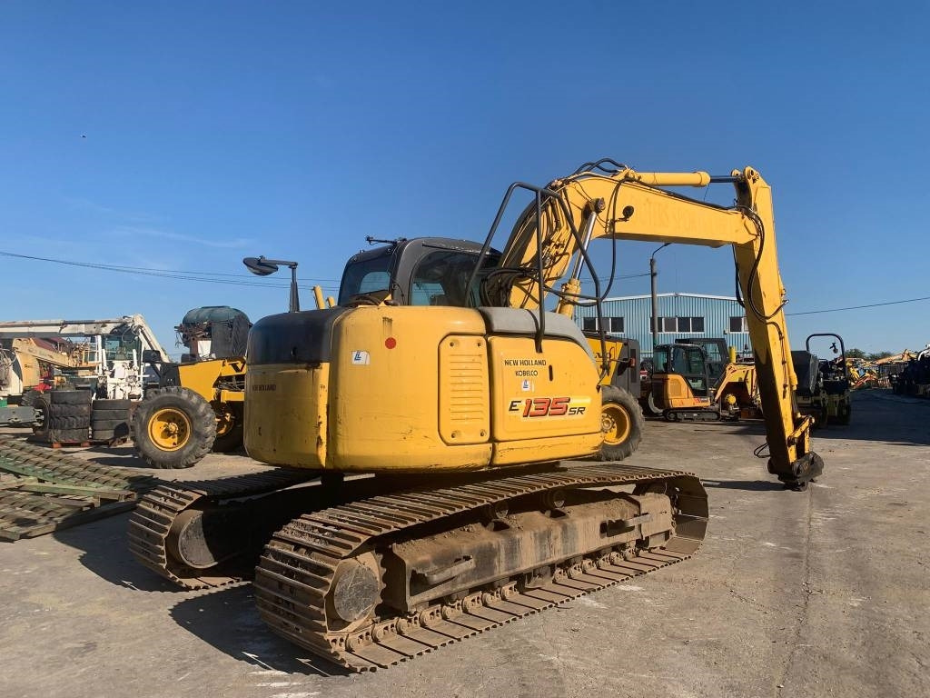 New Holland E 135 SR  - Pelle sur chenille: photos 3 New Holland E 135 SR  - Pelle sur chenille: photos 3