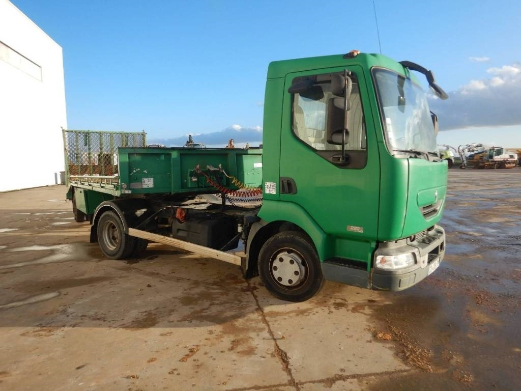 Renault Midlum 220 DCI - Camion fourgon: photos 3 Renault Midlum 220 DCI - Camion fourgon: photos 3