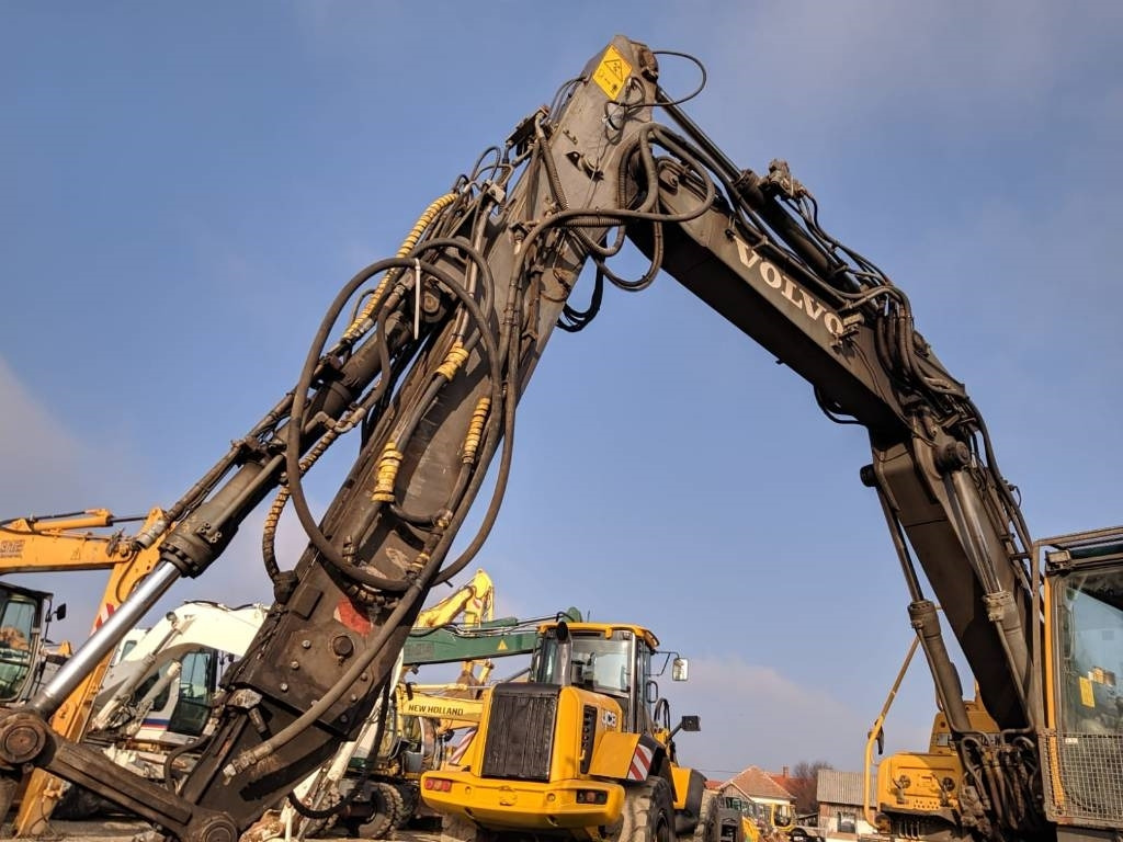 Pelle sur chenille Volvo EC 160 B LC: photos 7