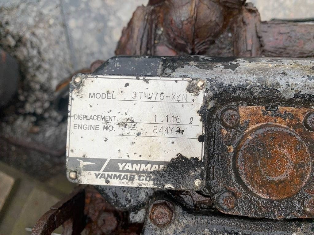 Yanmar 3TNV76 ENGINE - Moteur pour Engins de chantier: photos 3 Yanmar 3TNV76 ENGINE - Moteur pour Engins de chantier: photos 3