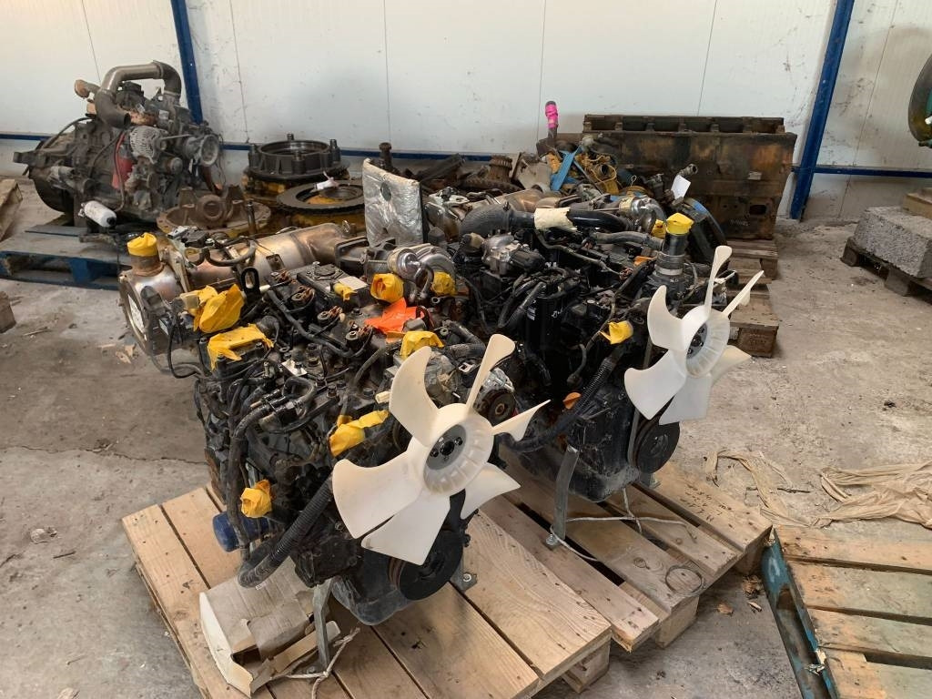 Yanmar 4TNV98CT  - Moteur pour Engins de chantier: photos 1 Yanmar 4TNV98CT  - Moteur pour Engins de chantier: photos 1