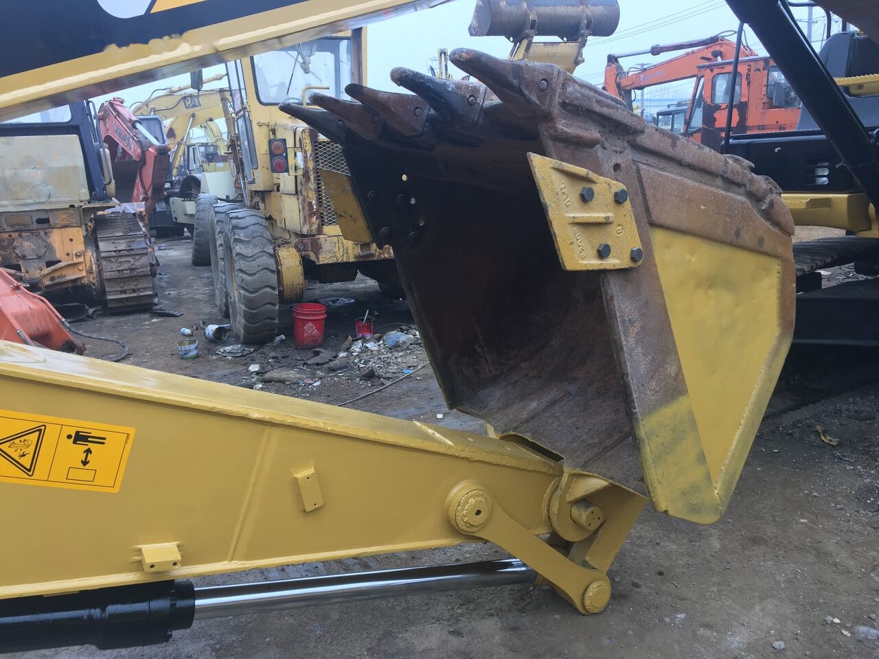 Caterpillar 320D - Pelle sur chenille: photos 1 Caterpillar 320D - Pelle sur chenille: photos 1