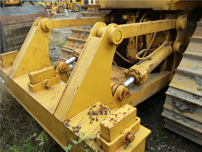 Caterpillar CAT D6H - Bulldozer: photos 3 Caterpillar CAT D6H - Bulldozer: photos 3