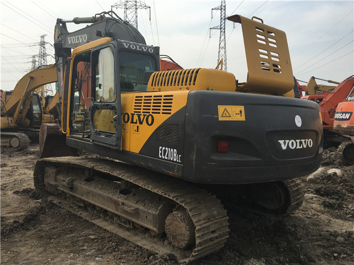 Volvo EC210BLC - Pelle sur pneus: photos 5 Volvo EC210BLC - Pelle sur pneus: photos 5