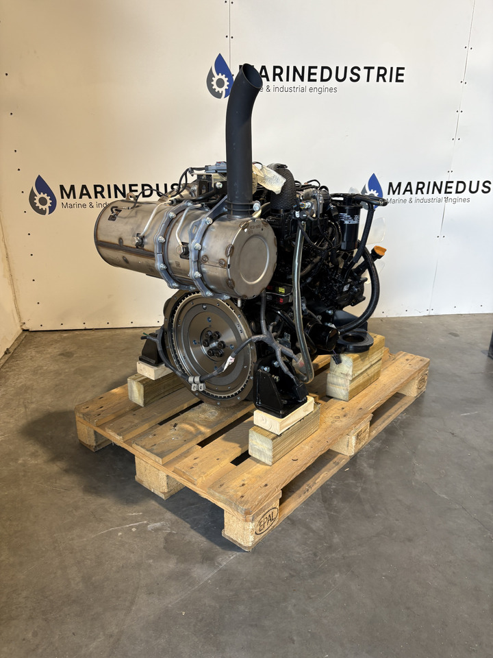 YANMAR 4TNV98CT - Moteur pour Engins de chantier: photos 2 YANMAR 4TNV98CT - Moteur pour Engins de chantier: photos 2
