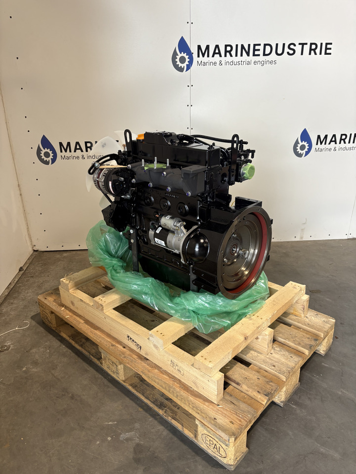 Yanmar 4TNV88 - Moteur: photos 1 Yanmar 4TNV88 - Moteur: photos 1