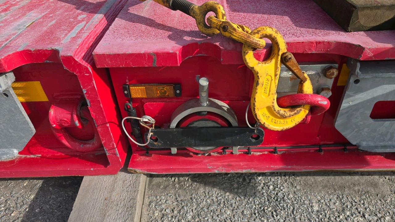 FAYMONVILLE Combimax - Semi-remorque surbaissé: photos 5 FAYMONVILLE Combimax - Semi-remorque surbaissé: photos 5