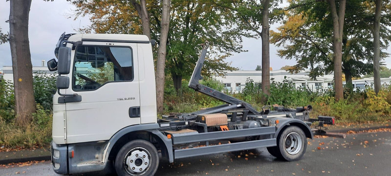 MAN TGL 8.220 Abrollkipper - Camion ampliroll: photos 4 MAN TGL 8.220 Abrollkipper - Camion ampliroll: photos 4