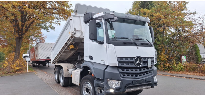 Mercedes-Benz 2648 3348 - Camion benne: photos 1 Mercedes-Benz 2648 3348 - Camion benne: photos 1