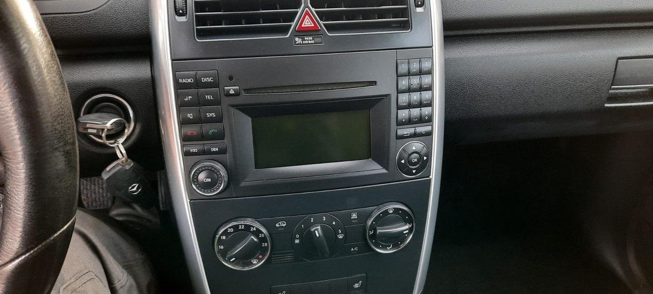 Mercedes-Benz A 180 A 180 CDI AVANTGARDE - Berline: photos 5 Mercedes-Benz A 180 A 180 CDI AVANTGARDE - Berline: photos 5