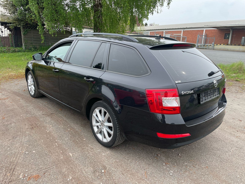 Škoda Octavia 2.0 TDI Green tec Solution Combi - Voiture: photos 2 Škoda Octavia 2.0 TDI Green tec Solution Combi - Voiture: photos 2