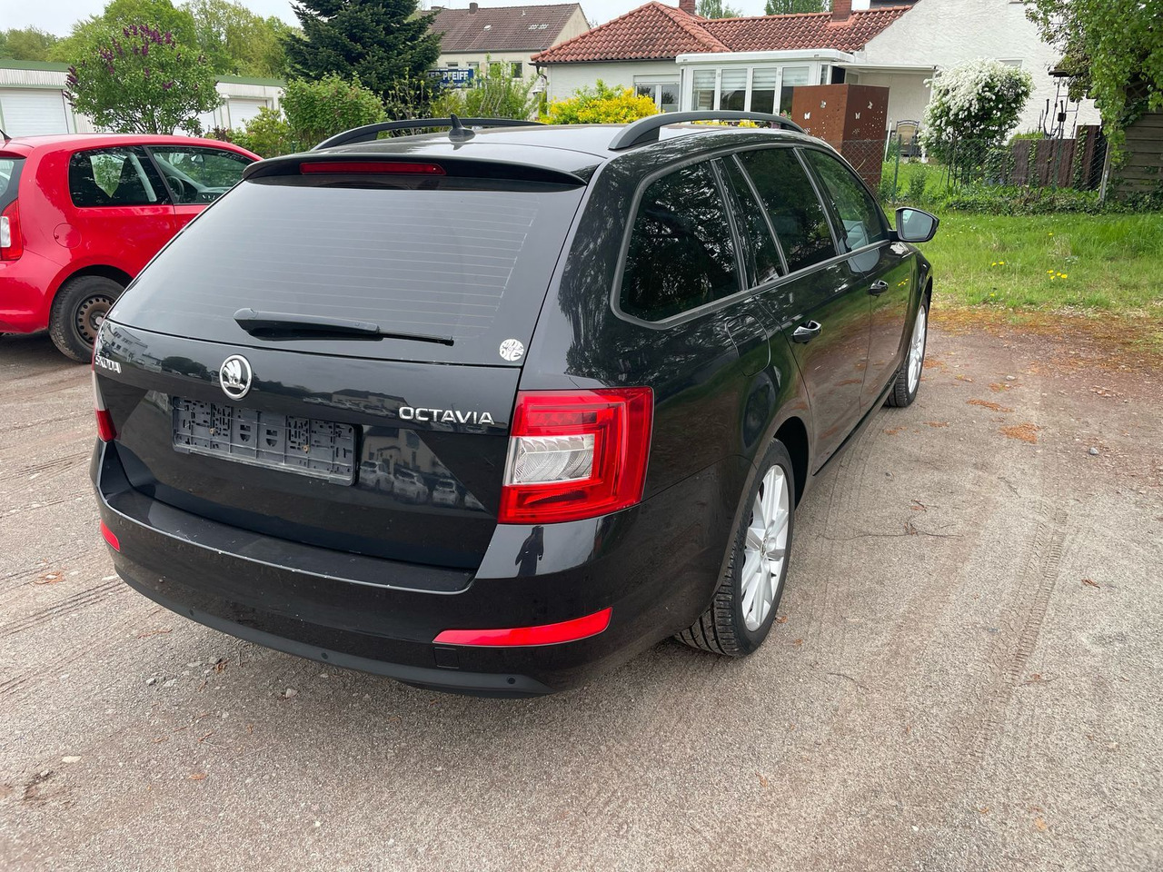 Skoda Octavia 2.0 TDI Green tec Solution Combi - Voiture: photos 3 Skoda Octavia 2.0 TDI Green tec Solution Combi - Voiture: photos 3