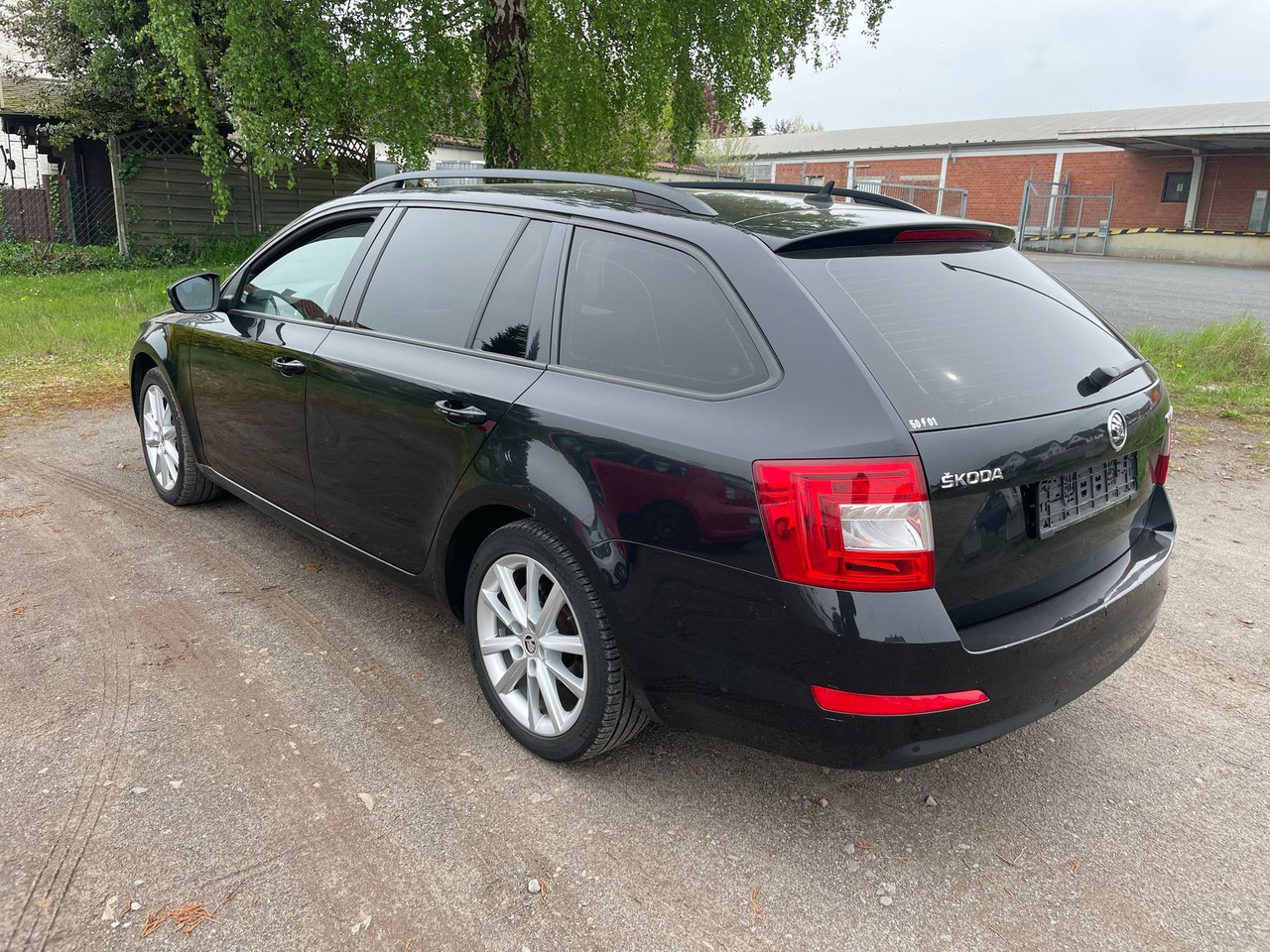 Skoda Octavia 2.0 TDI Green tec Solution Combi - Voiture: photos 2 Skoda Octavia 2.0 TDI Green tec Solution Combi - Voiture: photos 2