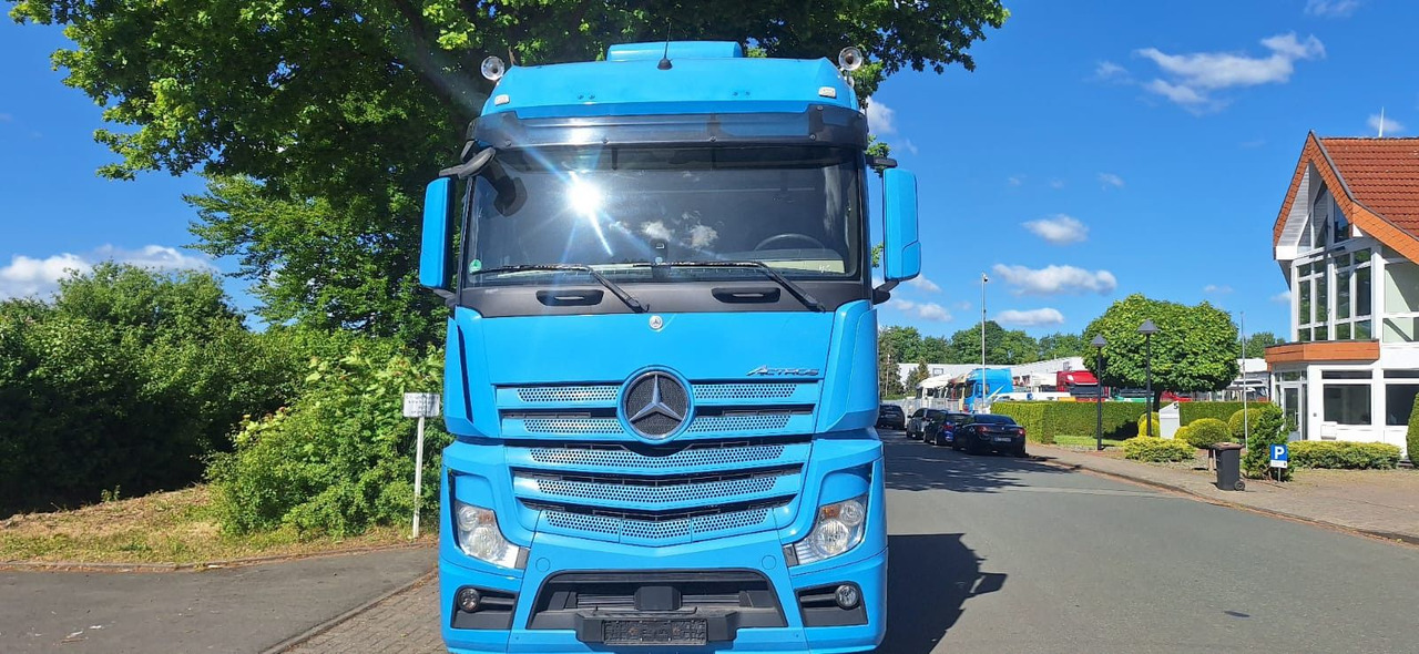 Mercedes-Benz 1845 SZM Mega Spacs Vollausst. - Tracteur routier: photos 2 Mercedes-Benz 1845 SZM Mega Spacs Vollausst. - Tracteur routier: photos 2