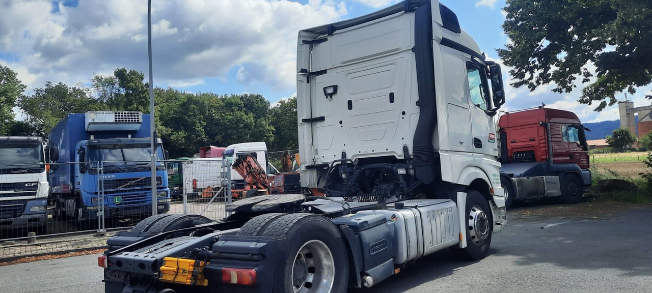 Mercedes-Benz Actros 1843LS Stream Space Kompressor:D9000 - Tracteur routier: photos 4 Mercedes-Benz Actros 1843LS Stream Space Kompressor:D9000 - Tracteur routier: photos 4