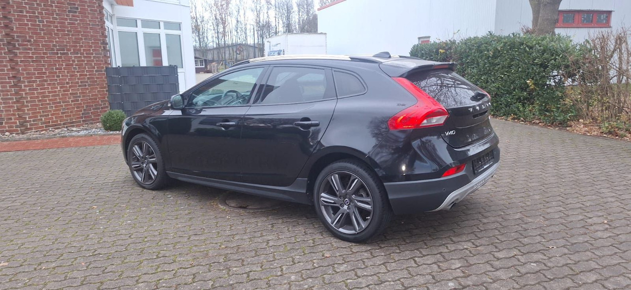 Volvo V40 Cross Country You! - SUV: photos 5 Volvo V40 Cross Country You! - SUV: photos 5