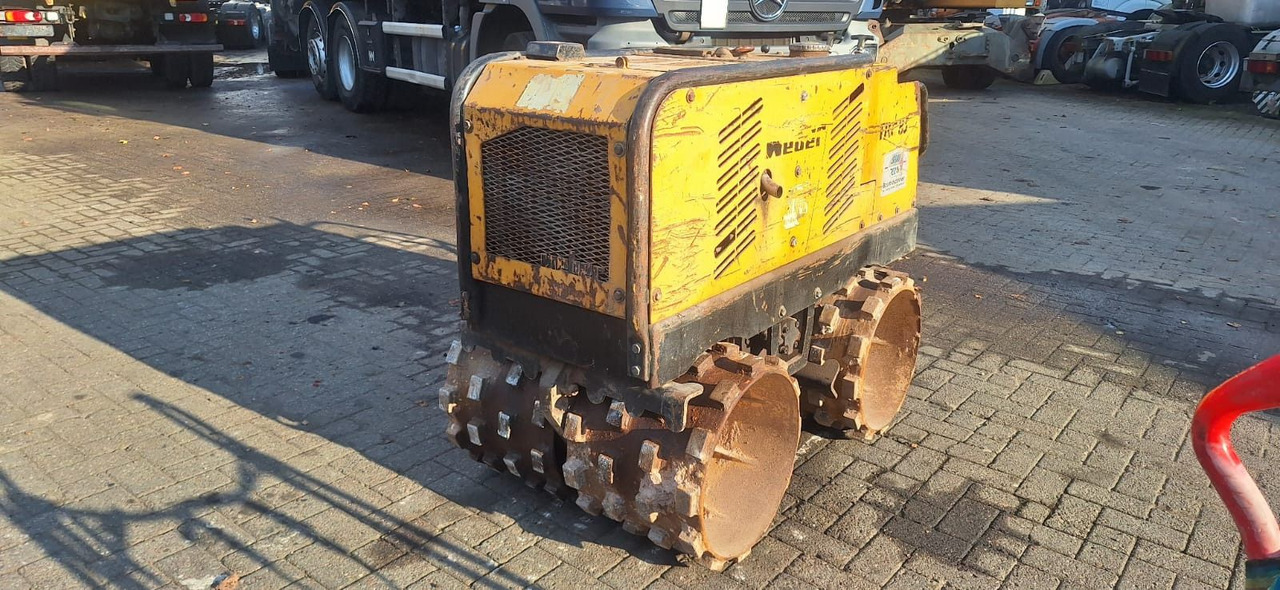 Weber TRC85 Walze - Mini compacteur: photos 1 Weber TRC85 Walze - Mini compacteur: photos 1