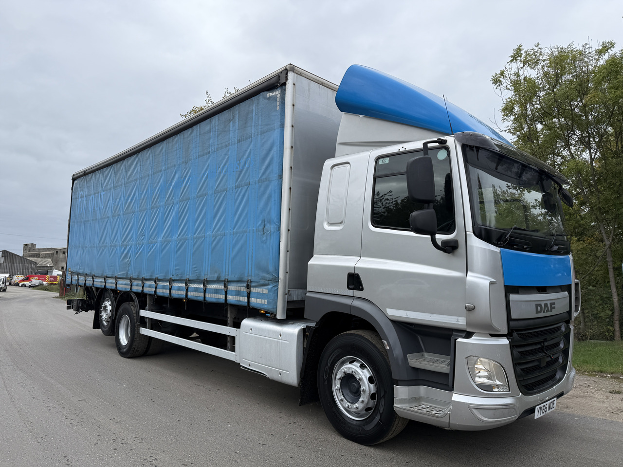 2015 DAF CF 330 Curtainside Truck - Camion à rideaux coulissants: photos 4 2015 DAF CF 330 Curtainside Truck - Camion à rideaux coulissants: photos 4