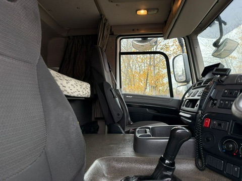 Camion à rideaux coulissants 2016 DAF CF 250 Curtainside Truck: photos 38