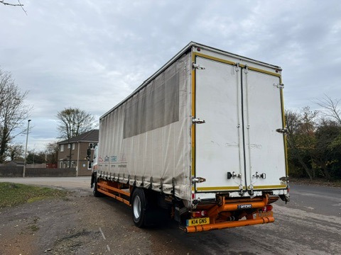 Camion à rideaux coulissants 2016 DAF CF 250 Curtainside Truck: photos 30