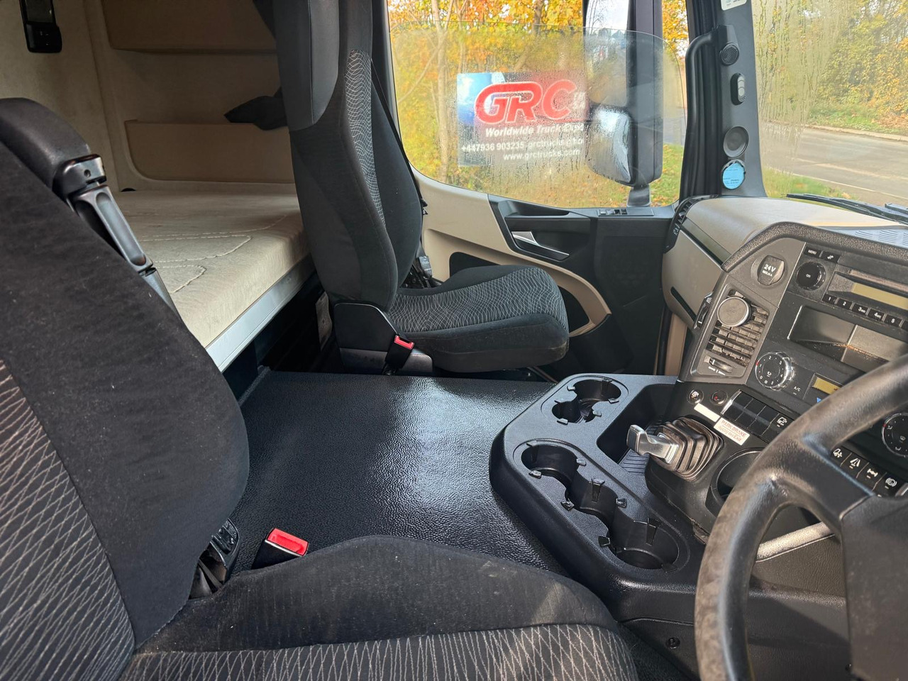 Camion à rideaux coulissants 2018 Mercedes Actros 1824 Curtainside Truck: photos 29