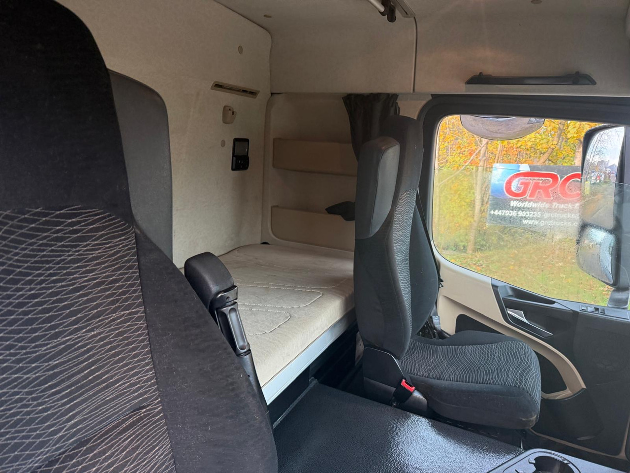 Camion à rideaux coulissants 2018 Mercedes Actros 1824 Curtainside Truck: photos 25