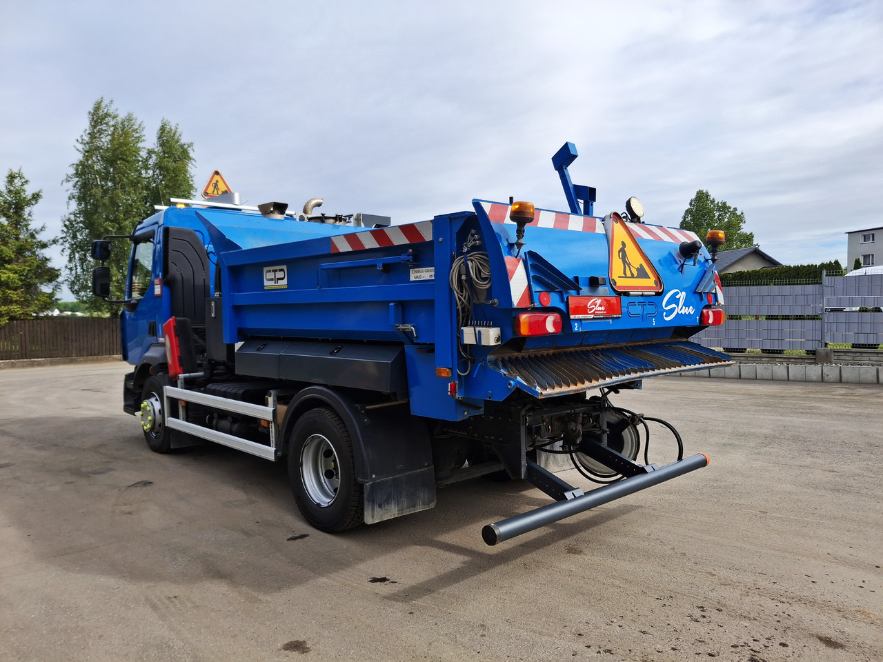 Renault D16 - Répandeuse: photos 2 Renault D16 - Répandeuse: photos 2