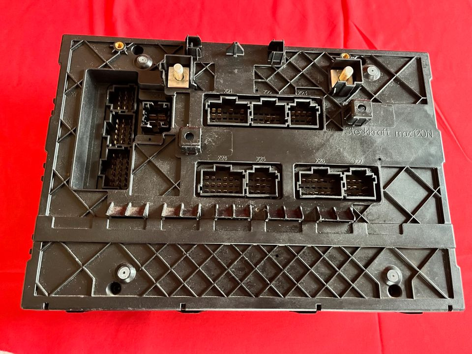 Mercedes Actros A 0014462758 Steuergerät SAM Cabin Control Unit - Fusible pour Camion: photos 3 Mercedes Actros A 0014462758 Steuergerät SAM Cabin Control Unit - Fusible pour Camion: photos 3