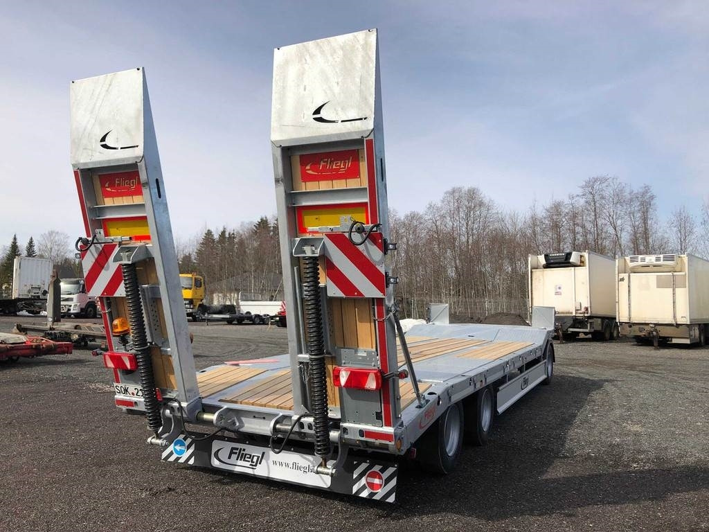 Fliegl DTS-S 300 - Remorque porte-engin surbaissée: photos 3 Fliegl DTS-S 300 - Remorque porte-engin surbaissée: photos 3