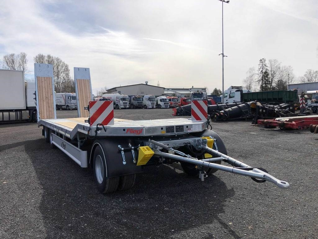 Fliegl DTS-S 300 - Remorque porte-engin surbaissée: photos 4 Fliegl DTS-S 300 - Remorque porte-engin surbaissée: photos 4