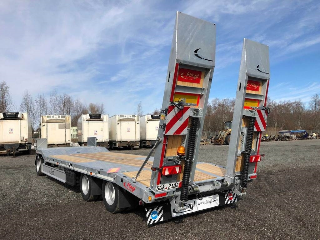 Fliegl DTS-S 300  - Remorque porte-engin surbaissée: photos 2 Fliegl DTS-S 300  - Remorque porte-engin surbaissée: photos 2