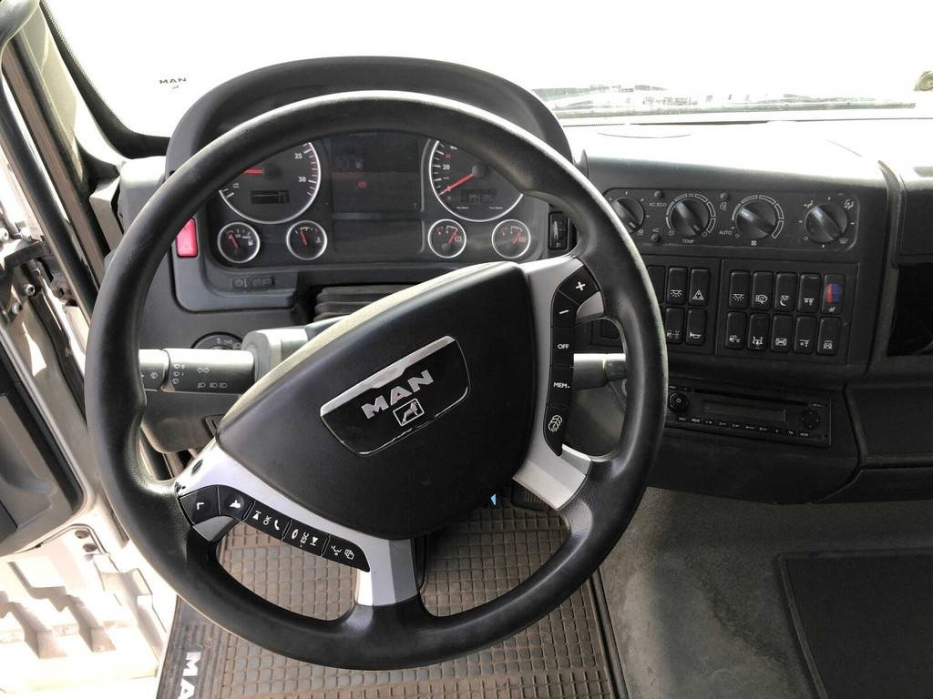 MAN TGA 26.480 6X2-2 BL - Camion hydrocureur: photos 2 MAN TGA 26.480 6X2-2 BL - Camion hydrocureur: photos 2