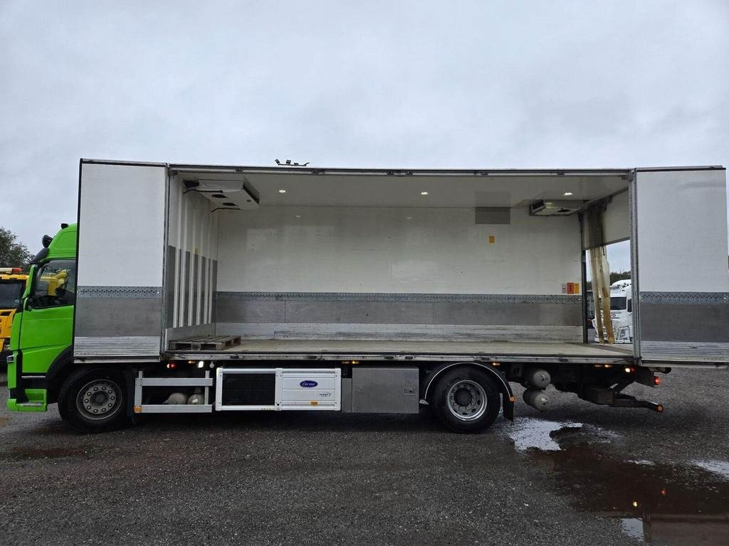 Volvo FM370 4X2 CARRIER 1150 SIDEOPENING - Camion frigorifique: photos 2 Volvo FM370 4X2 CARRIER 1150 SIDEOPENING - Camion frigorifique: photos 2