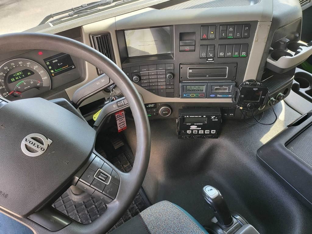 Camion frigorifique Volvo FM410 6X2 CARRIER SIDEOPENING: photos 13 Camion frigorifique Volvo FM410 6X2 CARRIER SIDEOPENING: photos 13