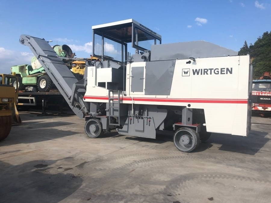 Wirtgen SF 1750 - Fraiseuse à froid: photos 1 Wirtgen SF 1750 - Fraiseuse à froid: photos 1