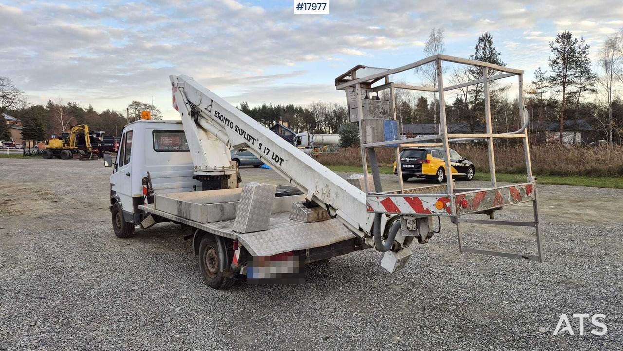 BRONTO SKYLIFT basket lift on Mercedes-Benz 308D chassis (1992) - Camion avec nacelle: photos 5 BRONTO SKYLIFT basket lift on Mercedes-Benz 308D chassis (1992) - Camion avec nacelle: photos 5