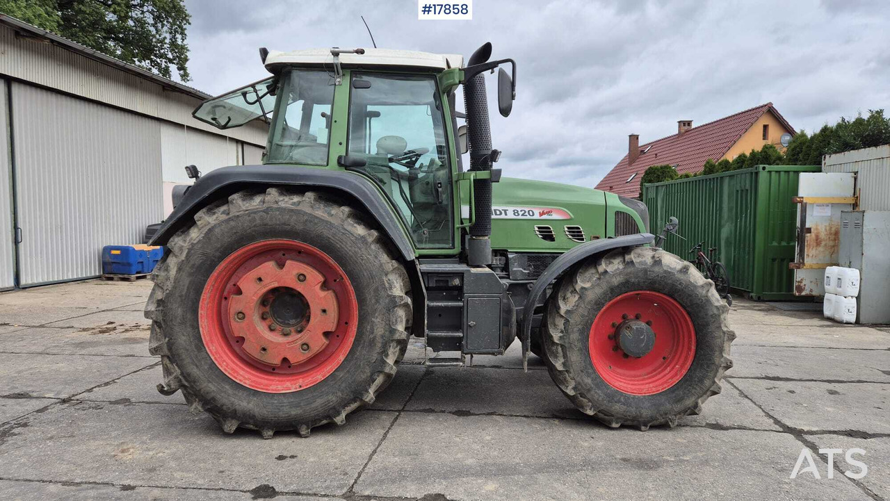 FENDT 820 VARIO TMS agricultural tractor (2011) - Tracteur agricole: photos 5 FENDT 820 VARIO TMS agricultural tractor (2011) - Tracteur agricole: photos 5